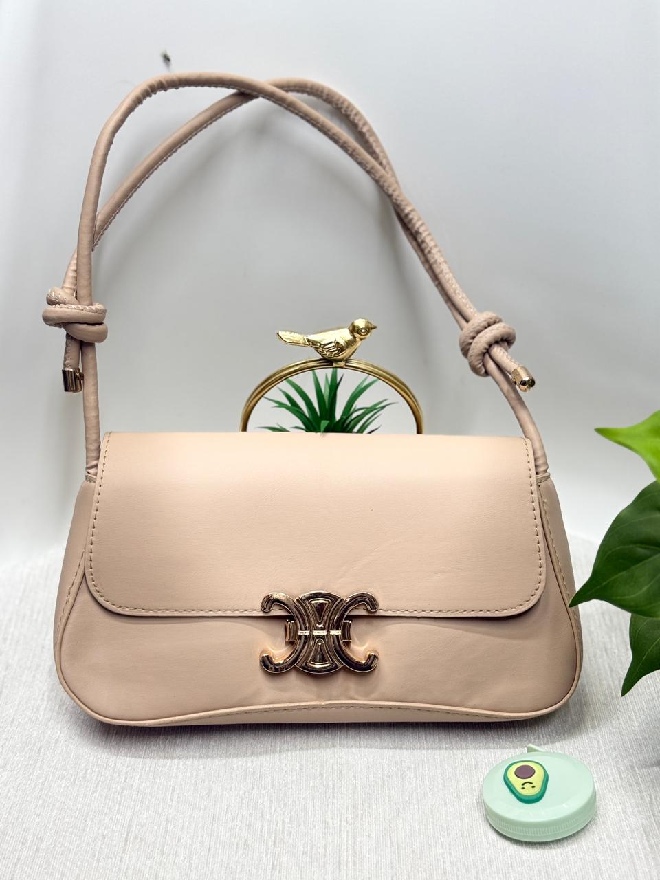 Trendy look baguette bag